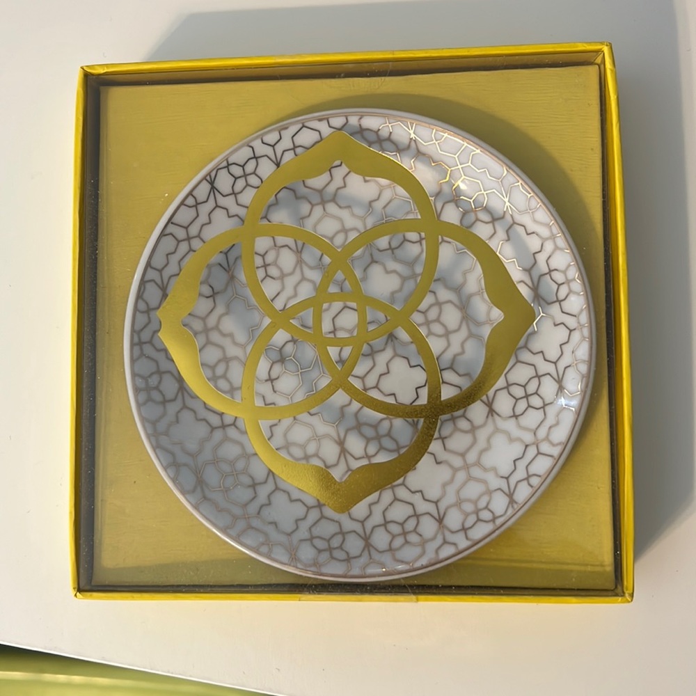 White and Gold Kendra Scott Ring Dish